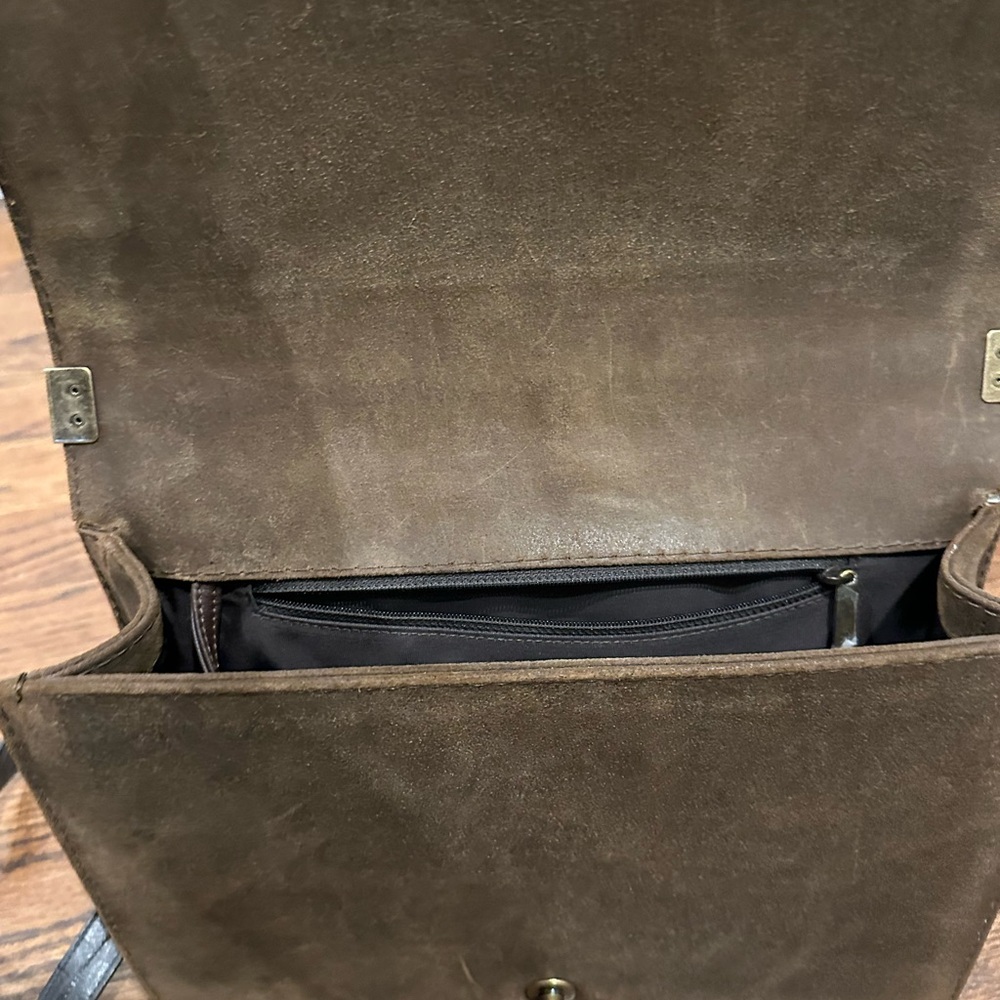 Chanel Large brown boy bag. - Picture 2 of 10